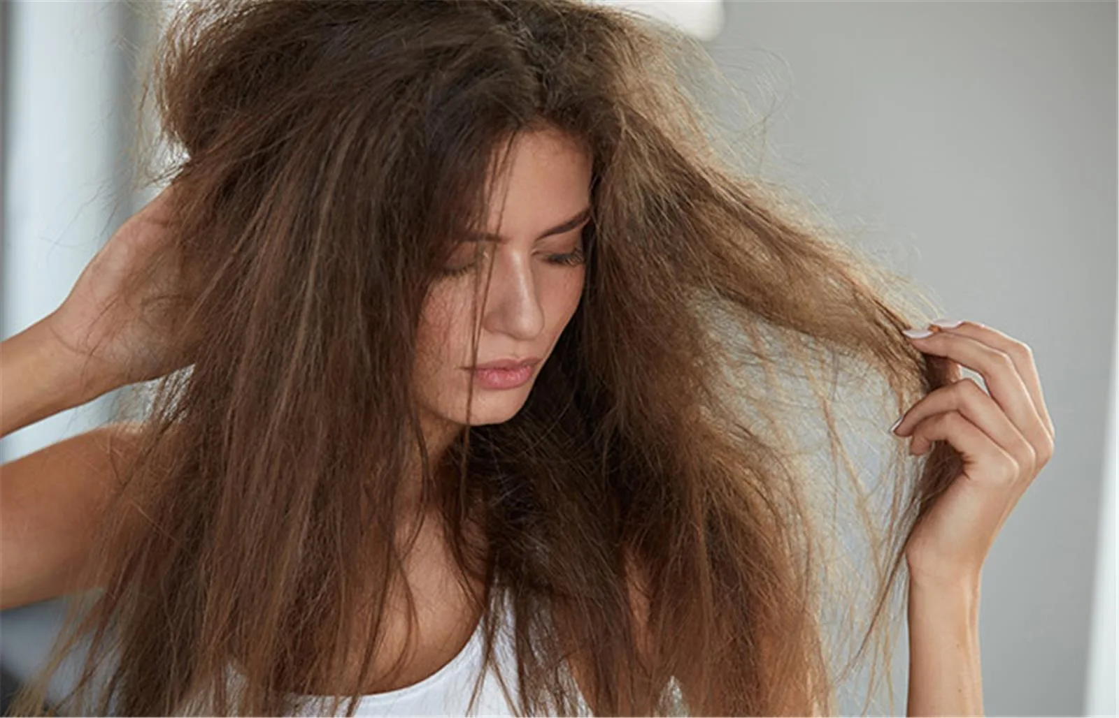 علاج الشعر الجاف بوصفات منزلية من البيض والموز وحليب الأرز