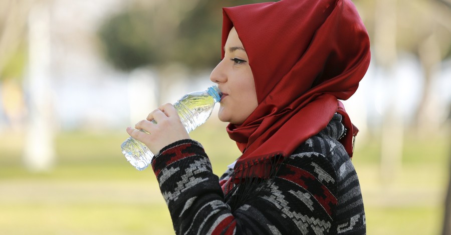 10 نصائح لمواجهة العطش الشديد في رمضان