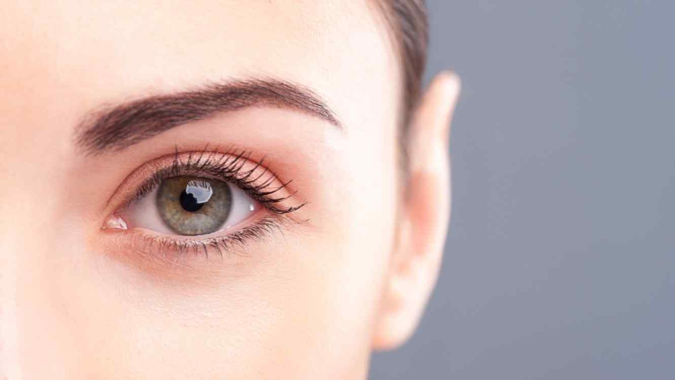 ماسك جل الألوفيرا والخيار لتغذية وترطيب منطقة حول العين