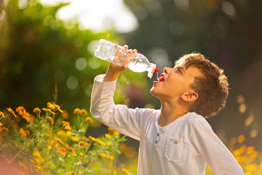 تعرفي على أهمية وفوائد شرب المياه للأطفال